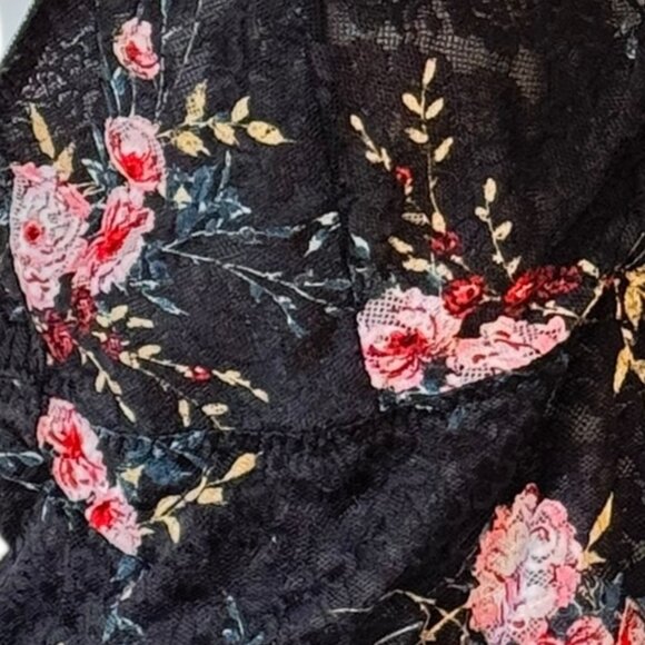 Torrid Bralette Black with Soft Rose Petals Print Stretch Lace Mesh Plus Size 3X - Picture 4 of 10